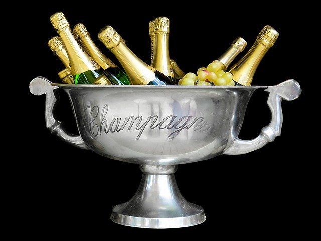 Want to become a Champagne expert this year? I discovered a way you can do it for free! buff.ly/2FTFZqm @wineNweather @magee333 @winexmagazine @stevedildarian @TheSavvyChef1 @DivaVinophile @zappafaye @suziday123 @CurryCravings @ShannonGNegi @CaththeWineLady @DemiCassiani