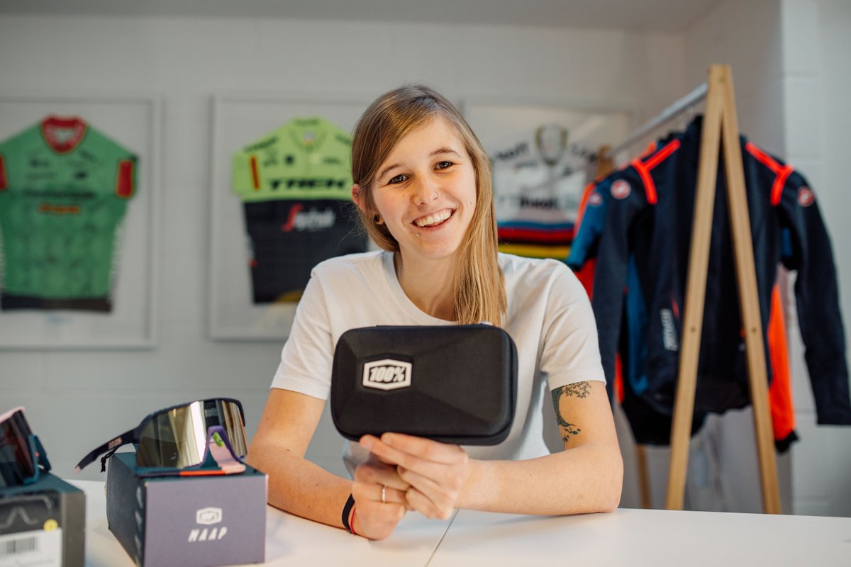 sigmasports's tweet image. Combining Australian style with Peter Sagan&apos;s eyewear provider of choice, the @maap_cc x @ride100percent Limited Edition S3 Sunglasses come in a navy blue or pink colourway.

Lucy took a closer look at them in our latest unboxing video &amp;gt; 

bit.ly/MAAP-x-100-LTD…

#BuiltByTheRide