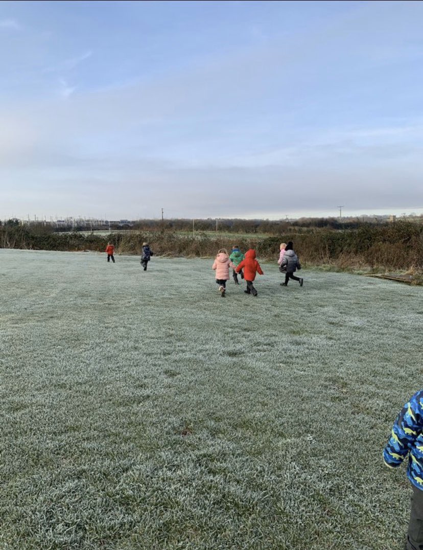 Tigersrogiet's tweet image. Off to investigate the weather an see what we can find @ellehob @EAS_FoundationP #siezetheseason #welovetheice #lotsofquestions