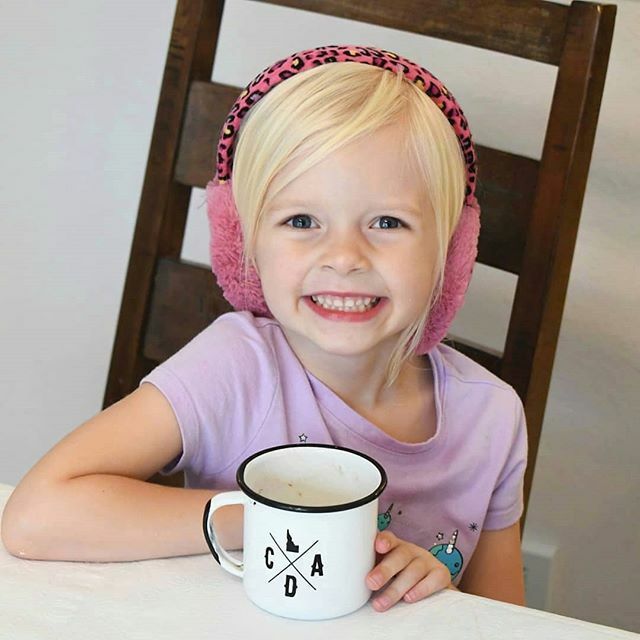 createplaytravl's tweet photo. A yummy cup of hot cocoa certainly hits the spot on a chilly day! ❄❤🌲 Our awesome Pacific Northwest weather has brought us so much beautiful snow! #createplaytravel ⁠ https://t.co/WjOU9oyV9g https://t.co/rrHKAZtLRC
