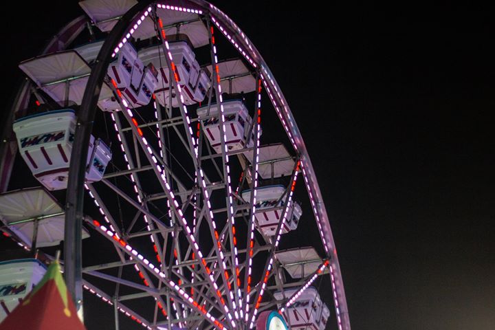 Un juego clásico de la #MegaFeriaImperial. ¿Te subiste a la rueda de la fortuna?

¡Nos vemos en Diciembre!