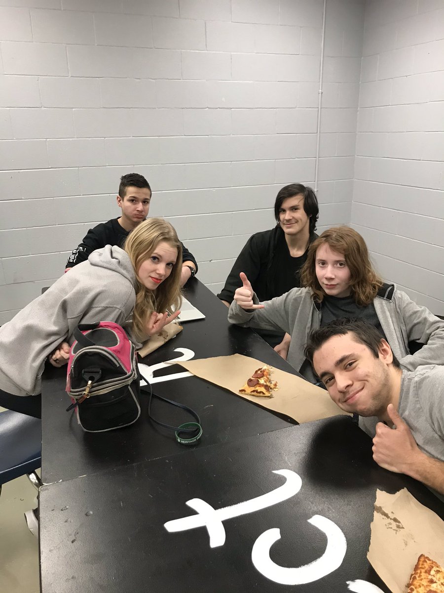 Cferhrhs's tweet photo. After three straight shipments in the first week after the Christmas break, the CFER Heritage students deserved a little reward. Pizza for all!!! 🍕🍕🍕 #reseaucfer #cferpic https://t.co/vNKe9TJ9OX