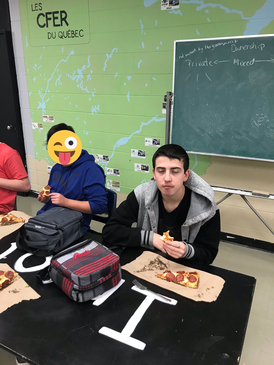 Cferhrhs's tweet photo. After three straight shipments in the first week after the Christmas break, the CFER Heritage students deserved a little reward. Pizza for all!!! 🍕🍕🍕 #reseaucfer #cferpic https://t.co/vNKe9TJ9OX