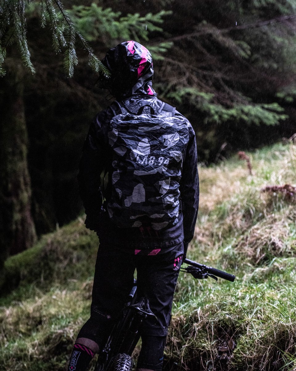muc_off's tweet photo. Did you know…
The LAB.94 Ride Pack comes with a waterproof cover, which conveniently unfolds from its own compartment inside the bag.
👊 Keep your gear and valuables dry no matter how wet the ride.
#mucoff #LAB94 #unstoppable https://t.co/juVZLDhrIQ