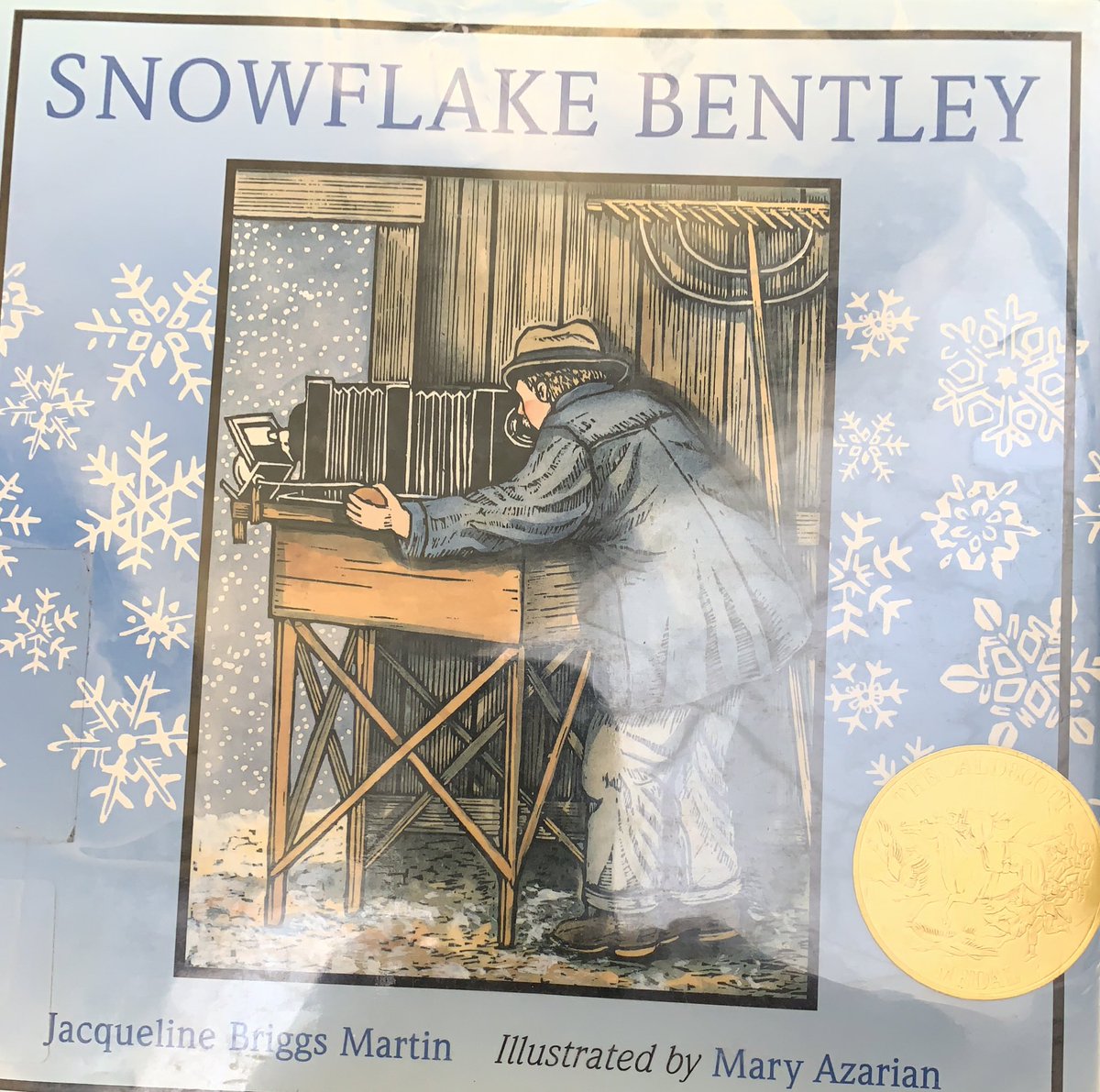 plsweeney1's tweet photo. Love the way our 1st grade #WFEReaders created #STEM snowflakes after hearing the a Caldecott classic Snowflake Bentley. https://t.co/fmcoBwgio7