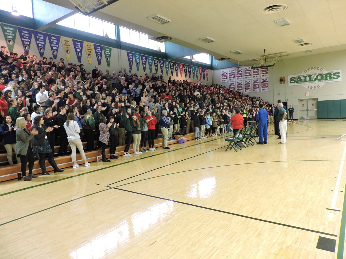 CVCS_CHSAlumni's tweet image. Congratulations &amp;amp; a HUGE thank you goes to our 2020 Distinguished Alum, Raja Chari ('95).

A grad of the U.S. Air Force Academy, MIT, U.S. Naval Test Pilot School, &amp;amp; U.S. Army Command &amp;amp; General Staff College. Raja just graduated from NASA Astronaut Training! Thanks for visiting!