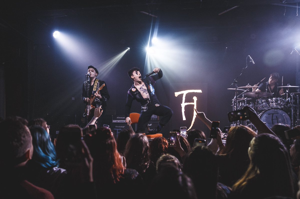 TheHaraJosh's tweet photo. Hey Bristol 😆 2020 is officially rolling now and I’m so FUCKING READY!!! We are going to be doing the most shows we’ve ever done this year &amp; we will be playing shows we’ve dreamed of since we were kids. LETS AV YA 😍 https://t.co/qK4y92POjz