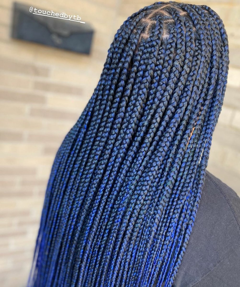 Touchedbytb_'s tweet image. Medium Knotless🥶🥶💙💙
#touchedbytb_ #layerbraids  #ezbraid  #thebraidcartel  #travelingbraider  #clevelandbraider
