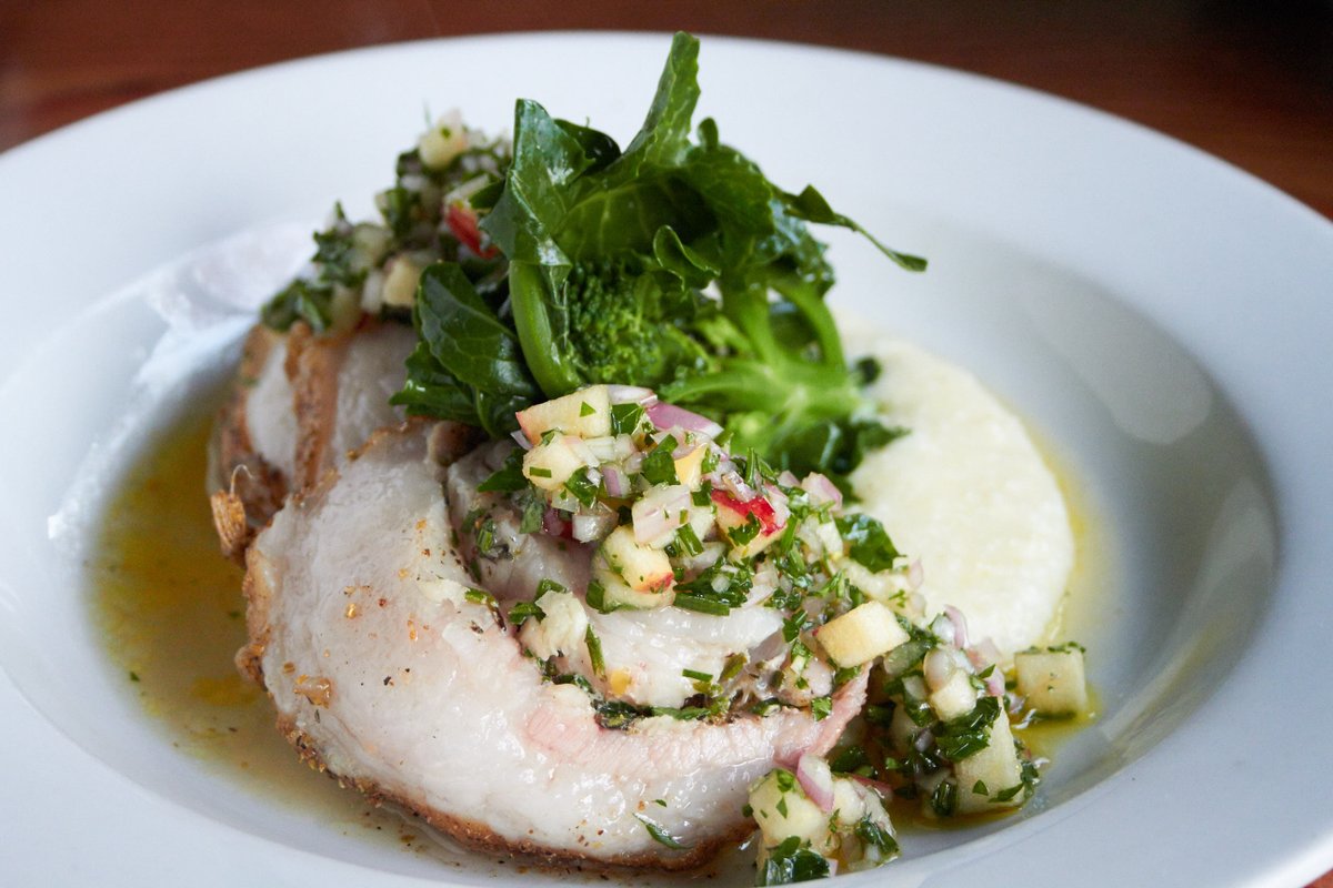 Pork belly stuffed with rosemary and parsley, a little polenta on the side! Earthy and rich, but lively with the salsa!
.
.
.
.
.
#corsoberkeley #italianfood #Tuscany #Florentine #italianwinelist #housemadecocktails #housemadepasta #salumi #housemadesalumi #berkeleyrestaurants