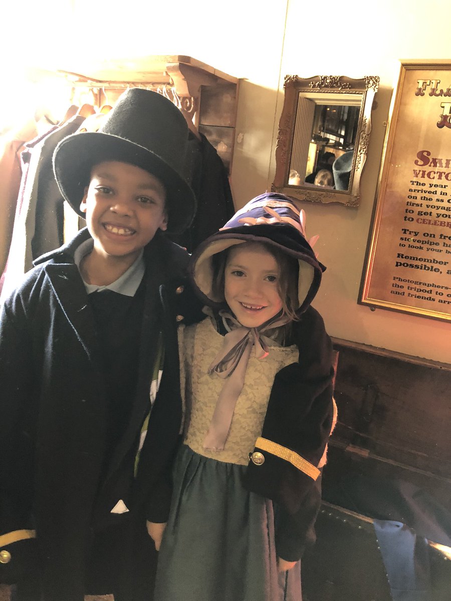 BegbrookAcademy's tweet image. Two first class passengers about to embark on their voyage on the SS Great Britain... #year2learning