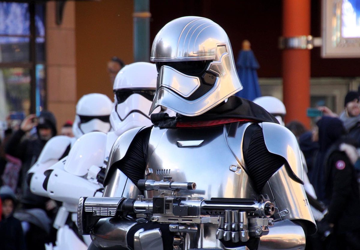 CharactersPBlog's tweet photo. Eyes and ears on me!#captainphasma #phasma #starwars #seasonoftheforce #facetheforce #disneyparks #disneylandparis #waltdisneystudiospark #agalaxyfarfaraway #legendsoftheforce #mystarwarsmoment https://t.co/76RbcHbCCh