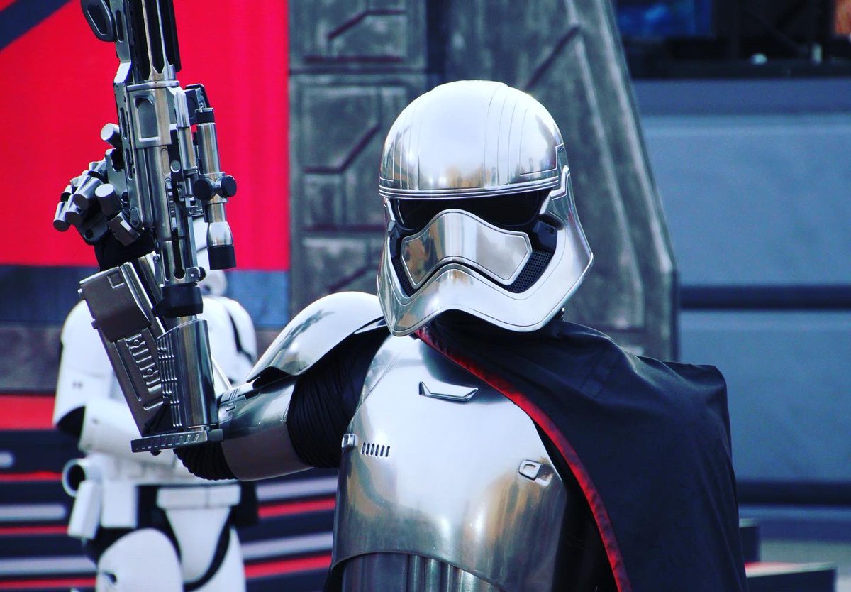 CharactersPBlog's tweet photo. Eyes and ears on me!#captainphasma #phasma #starwars #seasonoftheforce #facetheforce #disneyparks #disneylandparis #waltdisneystudiospark #agalaxyfarfaraway #legendsoftheforce #mystarwarsmoment https://t.co/76RbcHbCCh