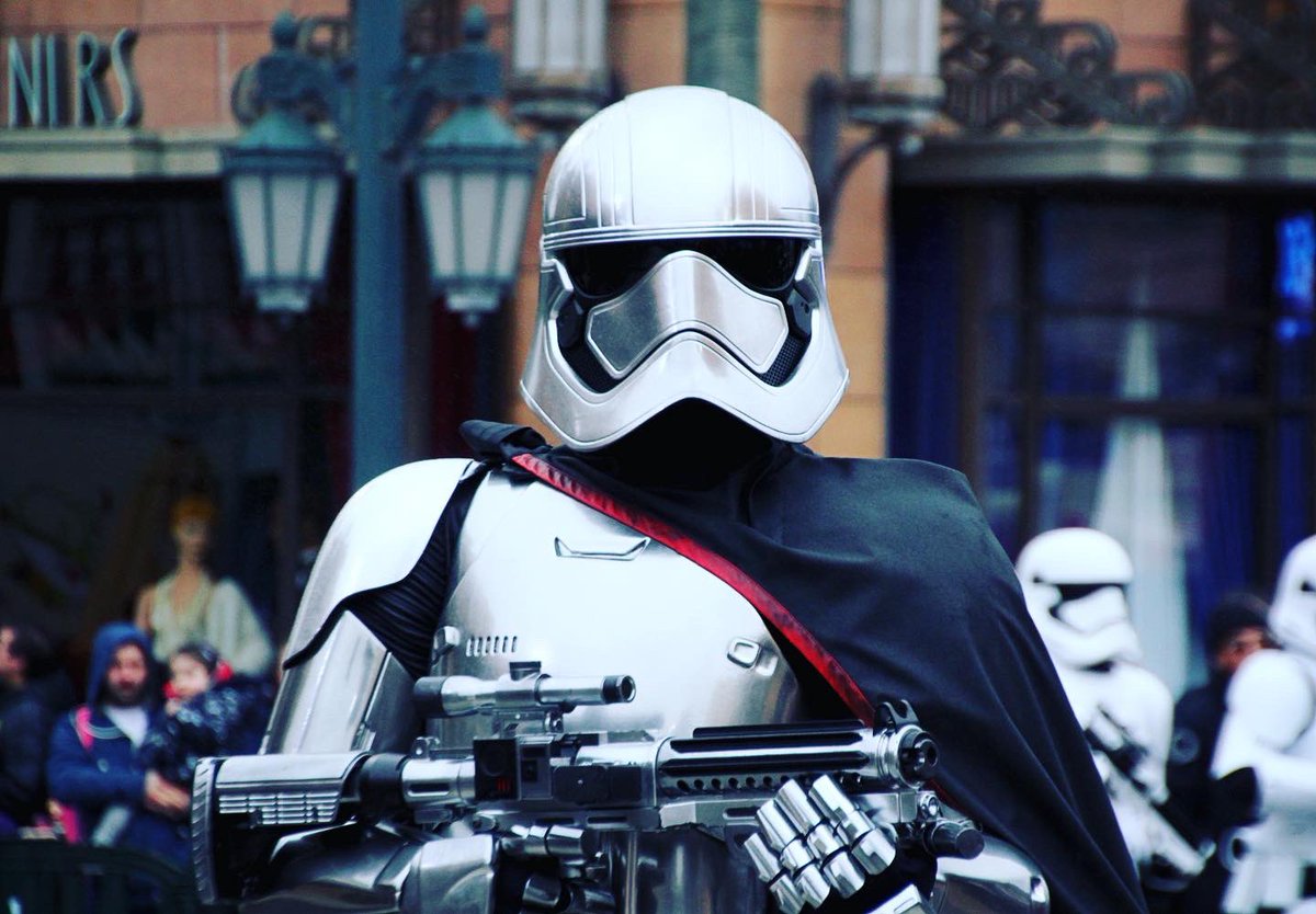 CharactersPBlog's tweet photo. Eyes and ears on me!#captainphasma #phasma #starwars #seasonoftheforce #facetheforce #disneyparks #disneylandparis #waltdisneystudiospark #agalaxyfarfaraway #legendsoftheforce #mystarwarsmoment https://t.co/76RbcHbCCh