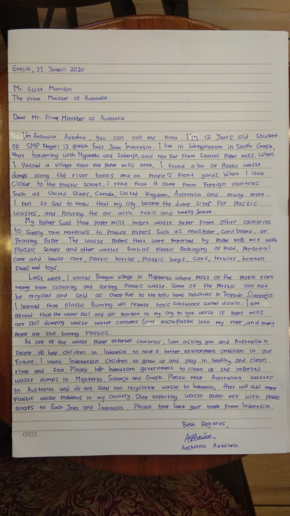 erwin_renaldi's tweet image. "Dear @ScottMorrisonMP" a 12-year-old Indonesian girl wrote a letter to PM Morrison to stop exporting plastic waste to her village.