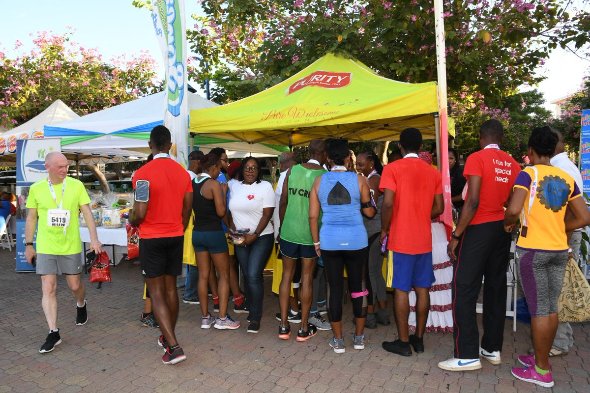PurityBakeryJam's tweet photo. We're the brand of Champs! It was great to partner with @realshellyannfp #sfphughsenior5k and such a pleasure rewarding future Champs!
#DiPurityWay https://t.co/vo9FQ9MnLL