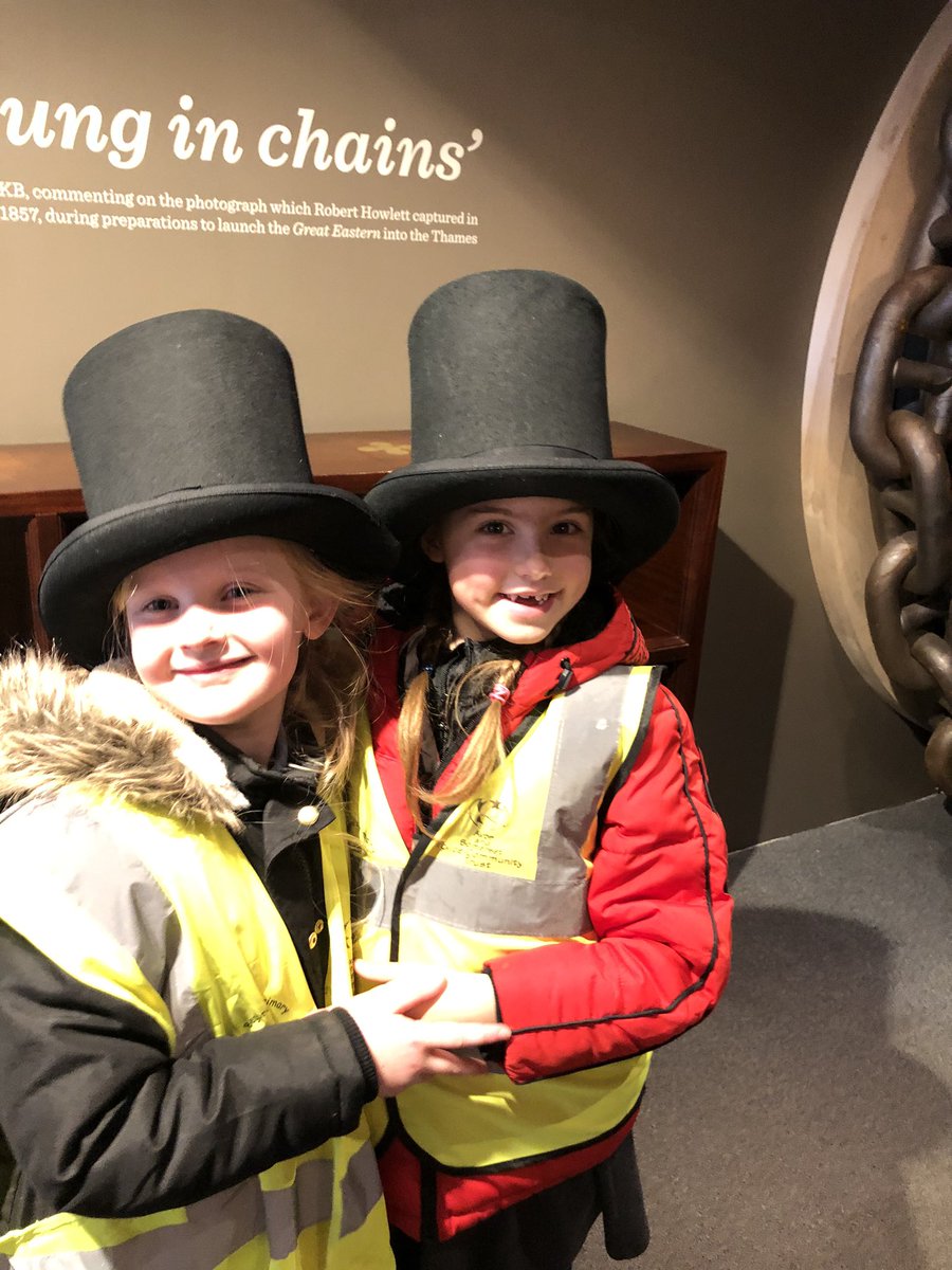 BegbrookAcademy's tweet image. Trying those top hats on for size... #ssgreatbritain #year2learning