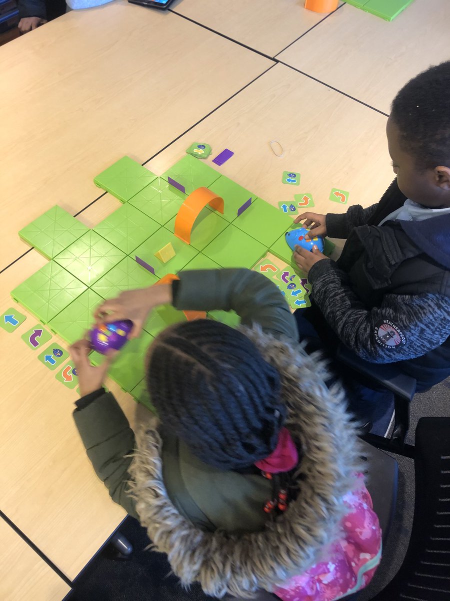 EricaSimone17's tweet photo. CS4ALL Parent Engagement with our 2nd graders! @PS22si @MLDonath @MJSIMPSON01 @learningdrive @CSforAllNYC @ValerieBrock24 @cicada17yr @ncar16 @mstolte7883 https://t.co/hejNCI6h4K