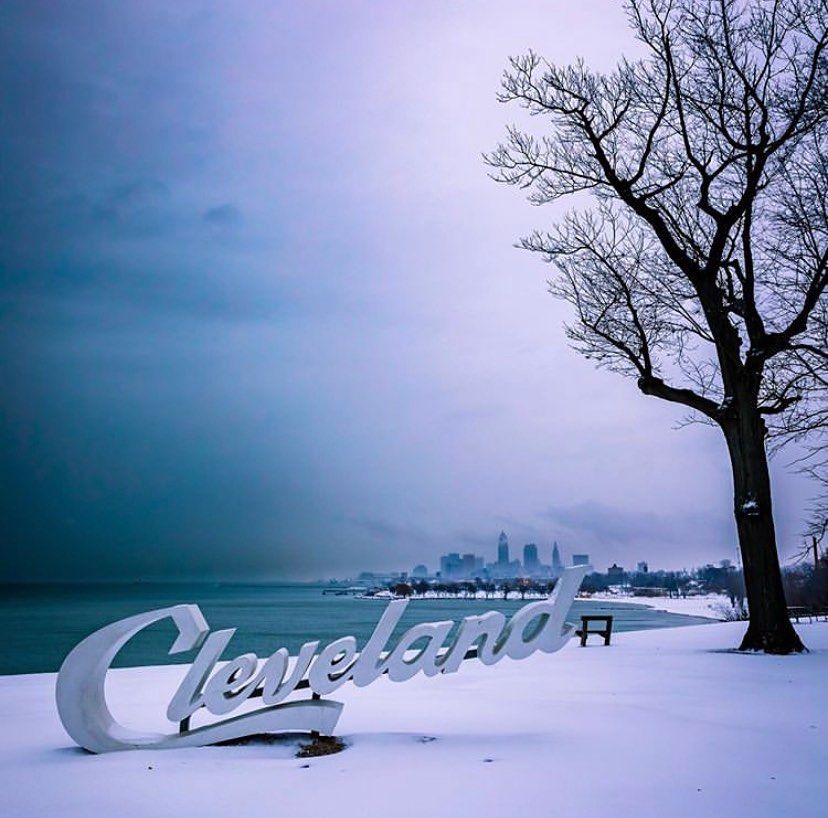 StreetMade's tweet image. This picture is amazing  #Cleveland #Winter #Snow #Cold #Early #Morning #Ohio