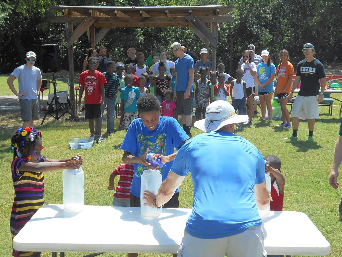 ChristForMyCity's tweet photo. Urban Plunge Testimony:
 “The amount of people you indirectly impact is almost surreal,” said one student from the Community Bible Church. https://t.co/aaYT0NZqaj