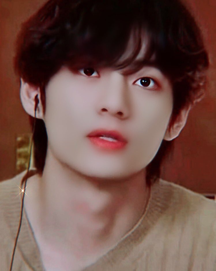 - ☆ 21/366those 2 stars on his teeth i cant BREATHE
