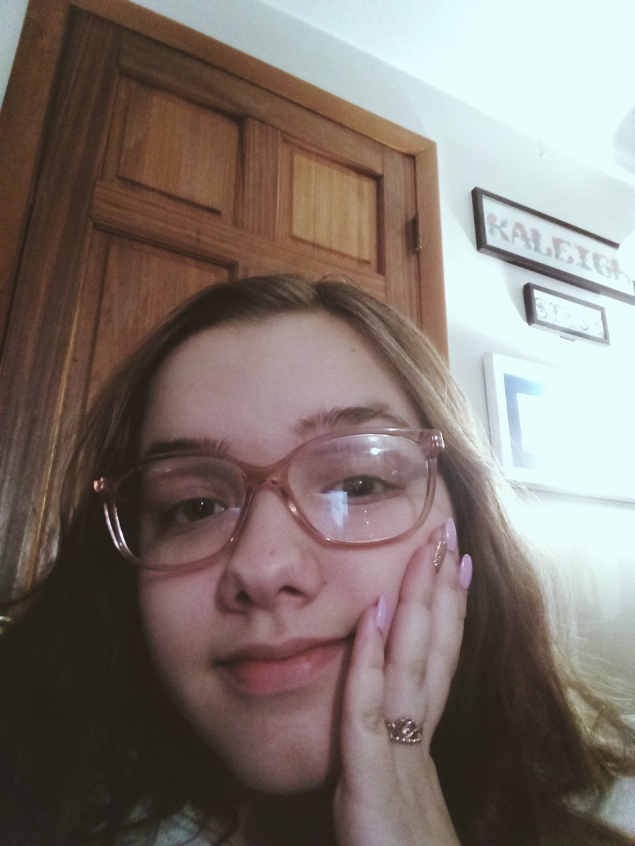 whynotcv's tweet photo. daniel, thank you for being such an inspiration to me and always making me smile. you are the reason for my happiness. i am so grateful for you. i wouldn't be who i am today without you. love you <3 #selfiesfordaniel https://t.co/FY19hgWuHZ