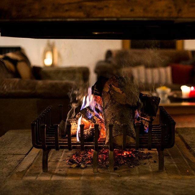 AlpineEscape's tweet image. Cold crisp days in Courchevel this week❄ A roaring fire🔥 is waiting for you when you get back to your chalet where you can warm up with a hot drink or glass of wine 🍷⠀
📷 @catherine_frawley⠀
⠀
#AlpineEscape #Courchevel #thisiscourchevel #winterhol… ift.tt/2uj9Zt6