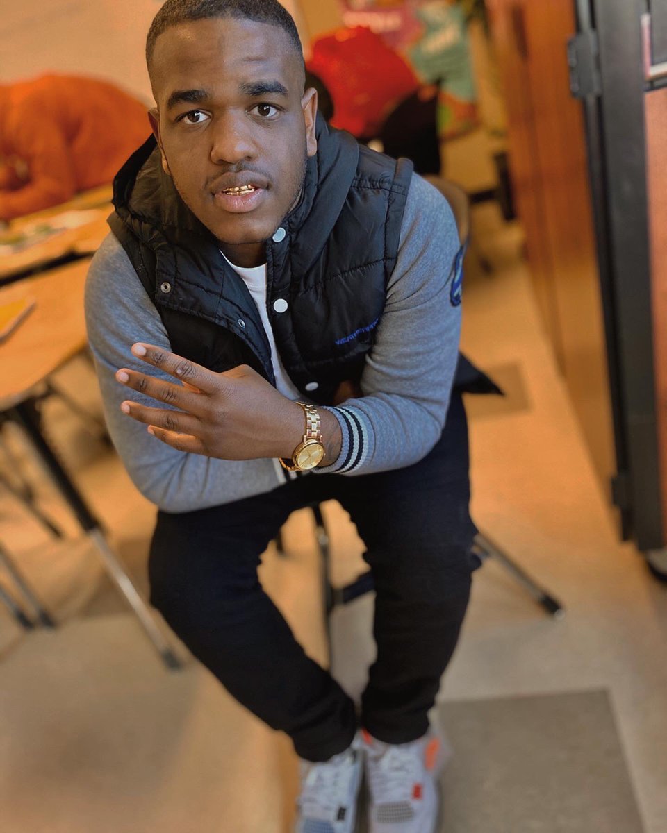 4Boylilky's tweet photo. #FREEC4VE💂🏾™️ https://t.co/wrtoVjRqMd