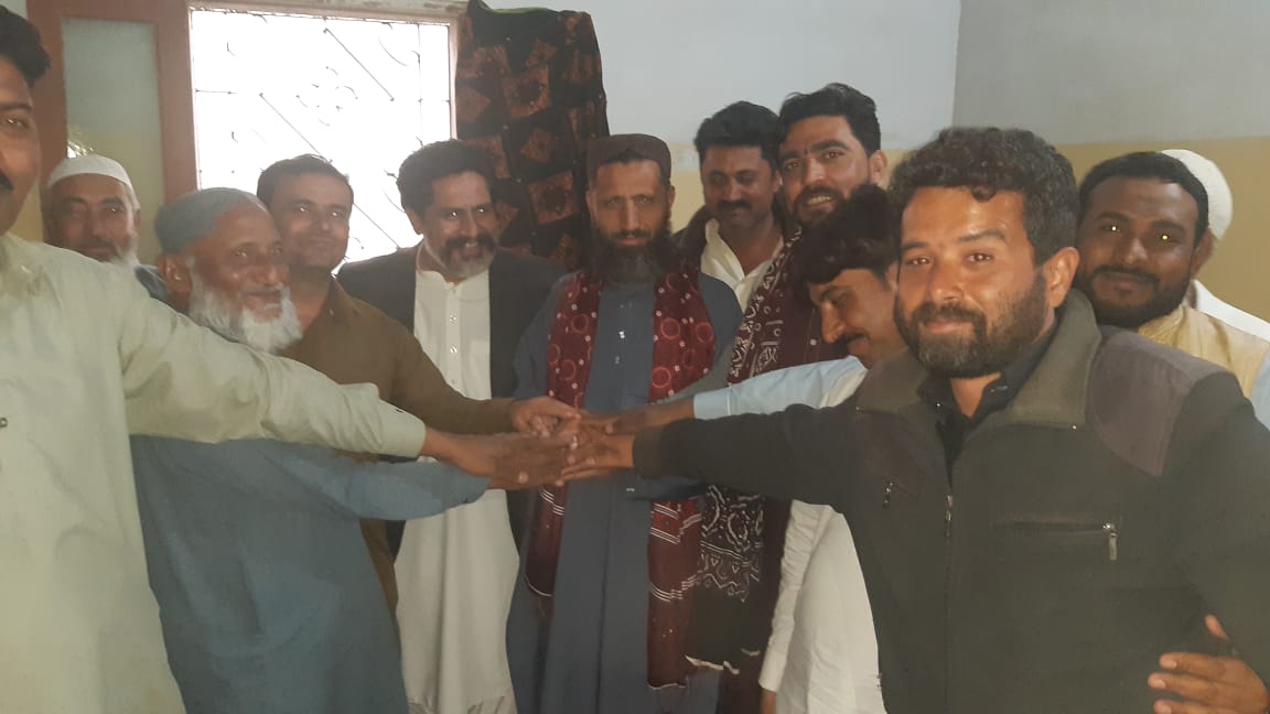 LalaRaheeem_PPP's tweet photo. مسلم لیگ ن PS99 کے سینئر اور کوہستانی قوم کے ماشر مرزا خان کوہستانی کا اپنی برادری سمیت پیپلز پارٹی میں شمیولیت کا اعلان
مرزا خان کوہستانی نے ضلع ایسٹ کے جنرل سیکرٹری لالارحیم کی قیادت پر اعتماد کا اظہار کیا۔

لالارحیم نے شمولیت حاصل کرنے والوں کو خوش آمدید اور مبارکباد پیش کی۔ https://t.co/zVOX5hvyxd