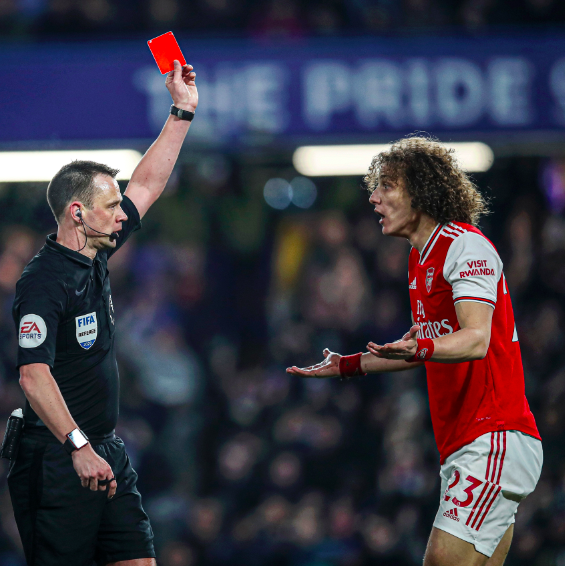 ESPNFC's tweet photo. David Luiz's only red cards in the Premier League:

♦️ September 2017 vs. Arsenal (for Chelsea)
♦️ January 2020 vs. Chelsea (for Arsenal) https://t.co/AxEXSfLGrG