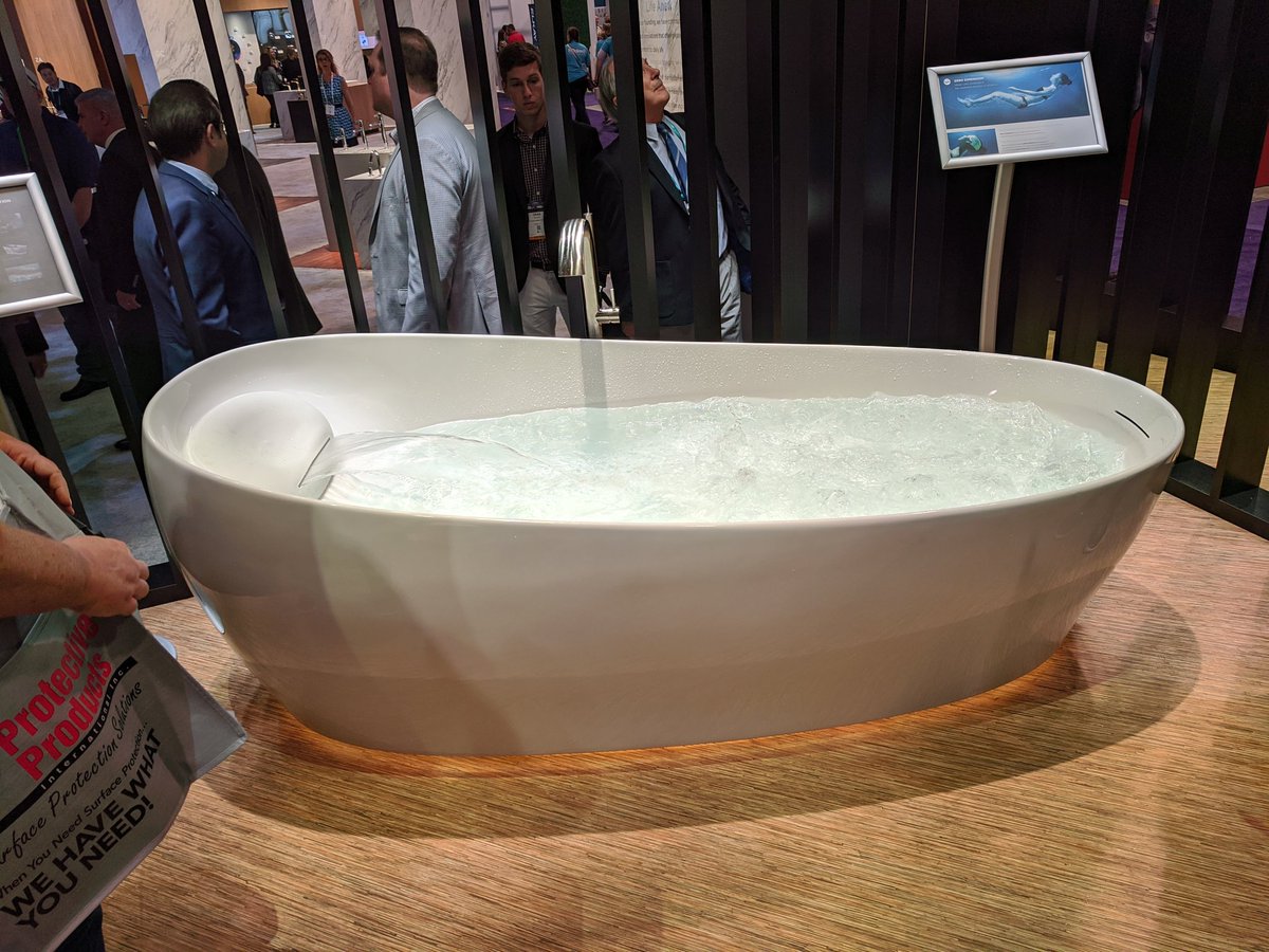 contractormag's tweet image. The Floating Tub from @TOTOUSA makes you feel like an astronaut in space #KBIS2020 #IBS2020