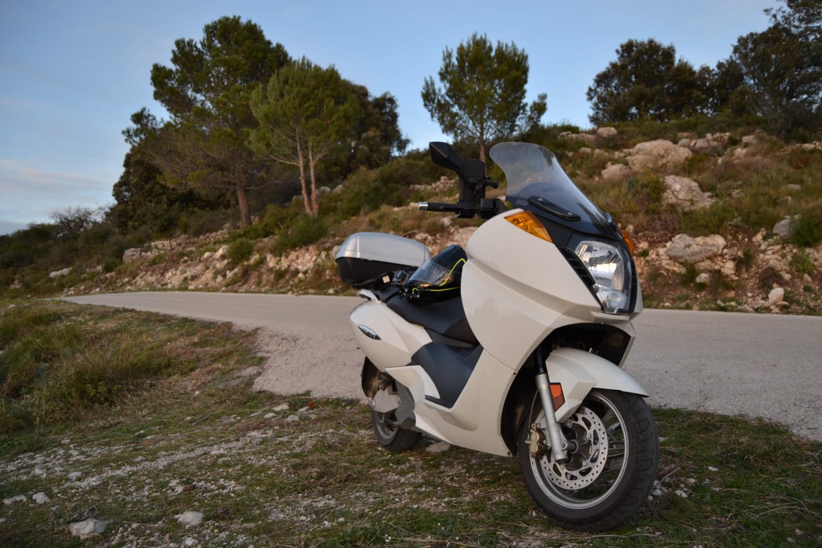 BikerElectro's tweet photo. The sound of the wind....
#Vectrix #ElectricVehicles #vx1
#Alicante https://t.co/BZHQf9EGEf