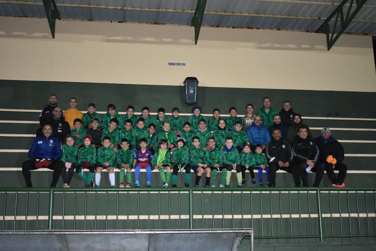 CDZEsperanza's tweet photo. Visita de la @CDTFundacion a nuestro campo Maximino Bacallado realizando un entrenamiento de tecnificación donde nuestra base disfrutó a la par que aprendió muchos conceptos. Muchas gracias a la fundación del representativo por la visita y la gran sesión.
#Lafuerzaestáenelverde https://t.co/xJLQ7XyCzH
