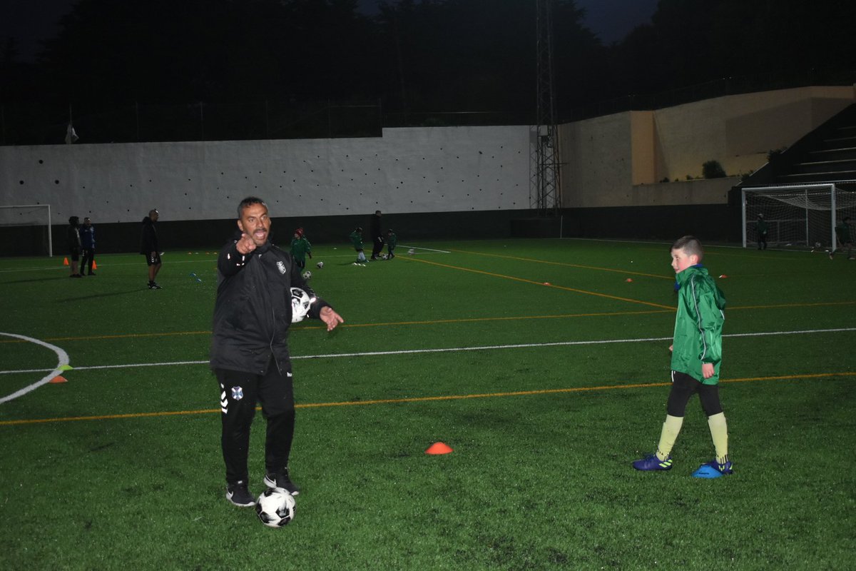 CDZEsperanza's tweet photo. Visita de la @CDTFundacion a nuestro campo Maximino Bacallado realizando un entrenamiento de tecnificación donde nuestra base disfrutó a la par que aprendió muchos conceptos. Muchas gracias a la fundación del representativo por la visita y la gran sesión.
#Lafuerzaestáenelverde https://t.co/xJLQ7XyCzH