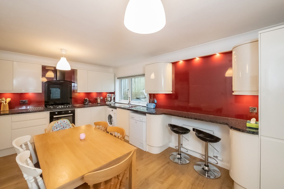 AC_Perth's tweet image. #ForSale #New 126 Main Street
#Methven #Perth
O/O £179,950 by @AC_Perth on @rightmove @Zoopla @OnTheMarketCom 
acandco.com/property/detai…