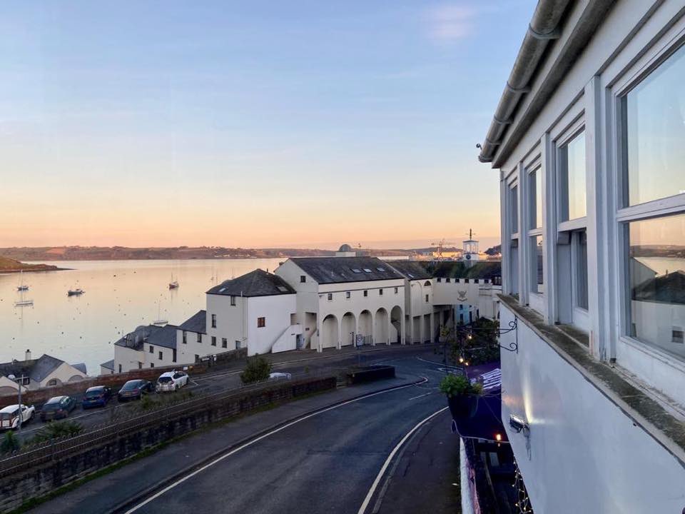 TheBoathouseFal's tweet photo. 🌅🍻 #TheBoathouse #Falmouth #Cornwall #views #pubviews https://t.co/bwQXW2yDXv