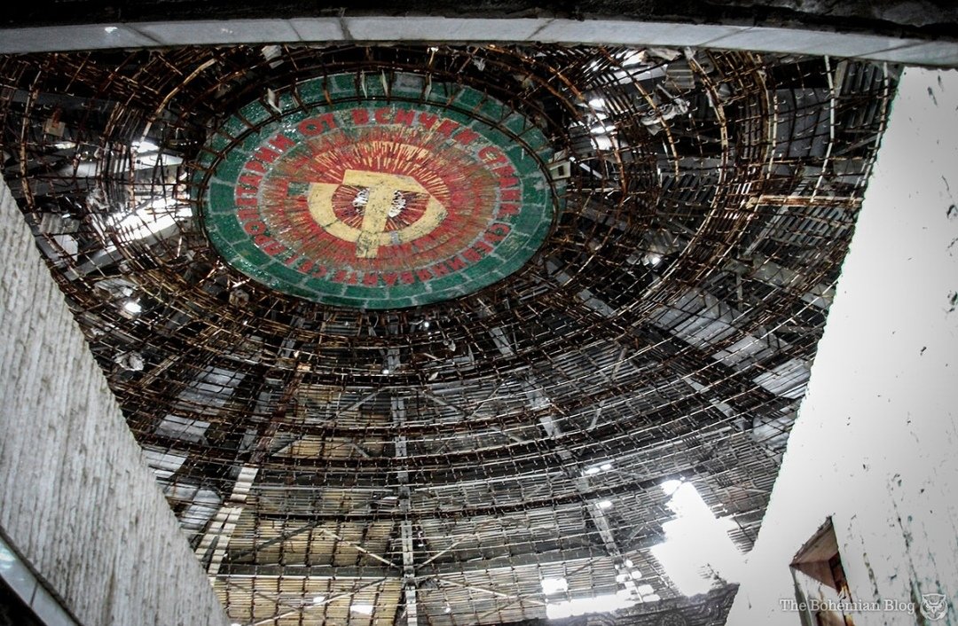 walespolecon's tweet photo. The Buzludzha Monument, described as a "memorial house of the Bulgarian Communist Party". Since 1989 and the dissolution of the People's Republic of Bulgaria it has been stripped and left to decay. https://t.co/fZIngyoj8C