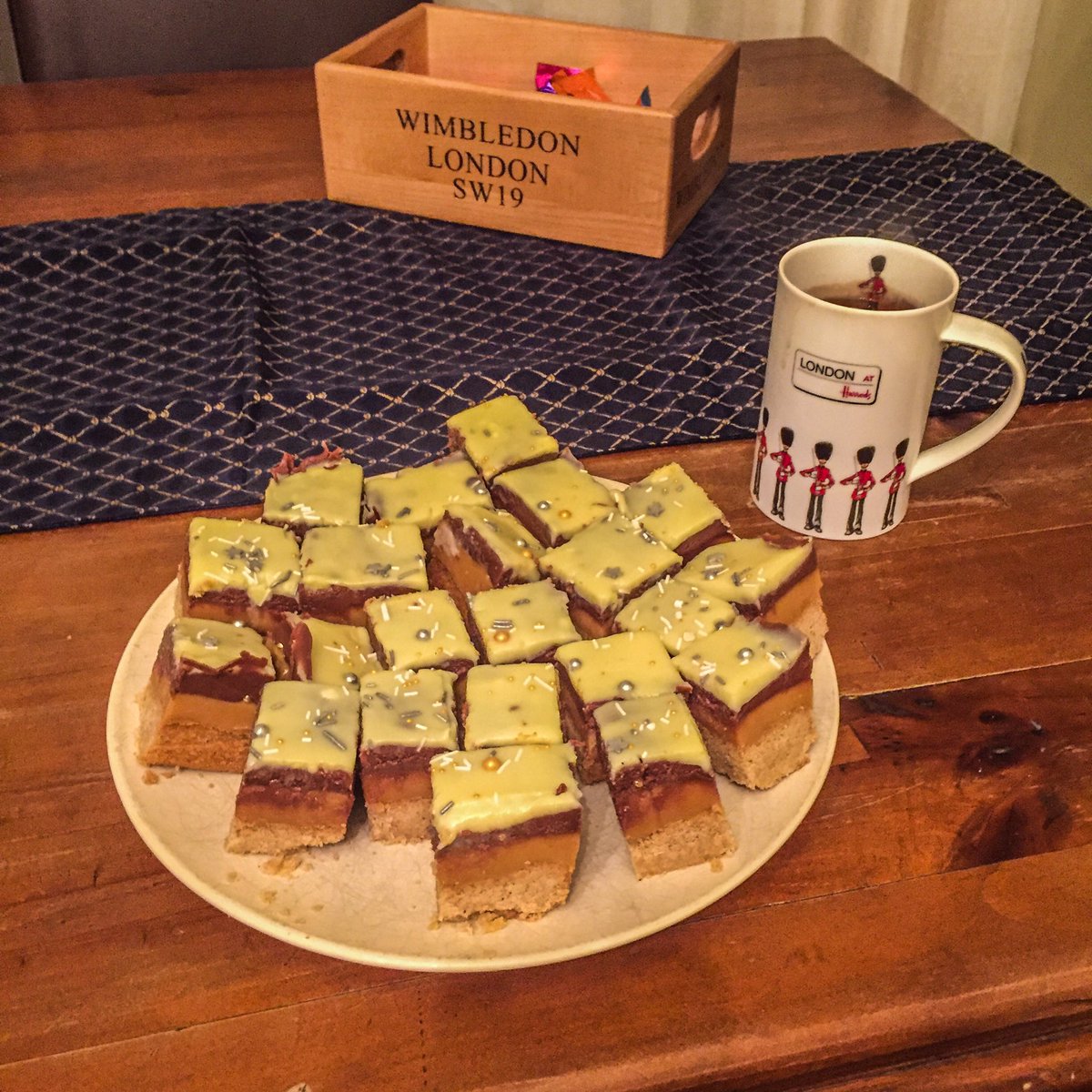 Mark_Pablo_R's tweet photo. Did my #ThursdayBaking on a Tuesday π the baker in me had an itch to scratch so I made some millionaire shortbread squares π time for a cuppa & a chat with mother ππ https://t.co/pT5AHxptHe