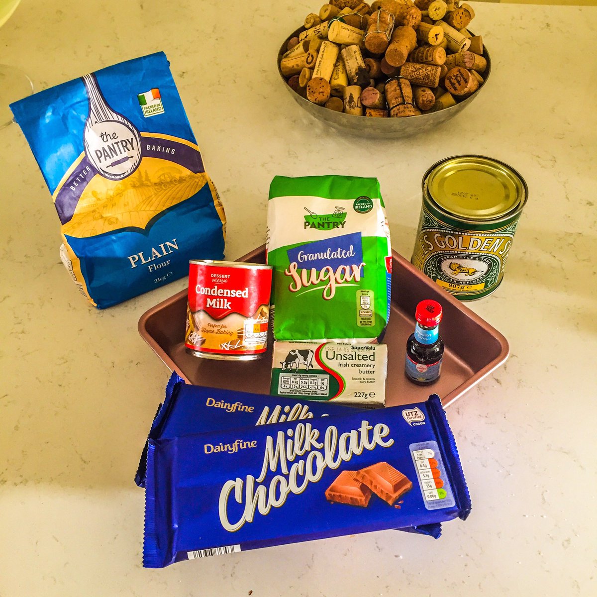 Mark_Pablo_R's tweet photo. Did my #ThursdayBaking on a Tuesday π the baker in me had an itch to scratch so I made some millionaire shortbread squares π time for a cuppa & a chat with mother ππ https://t.co/pT5AHxptHe