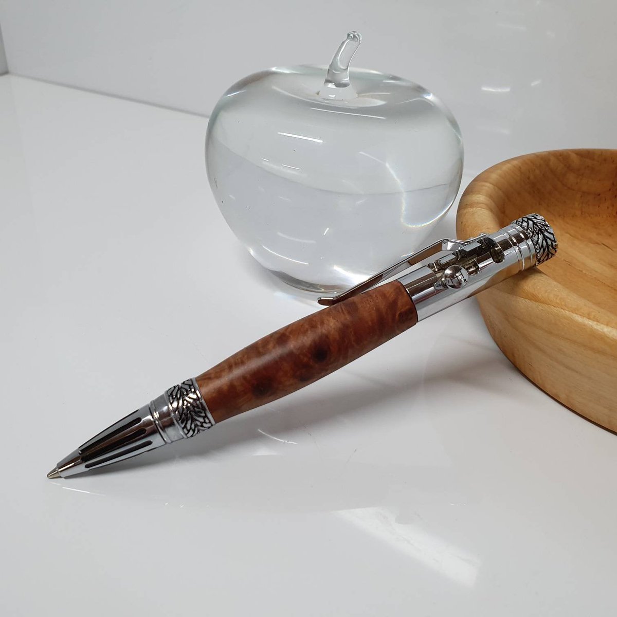 BarnMiddle's tweet photo. Gear Shift pen, Handmade wooden pen, Valentine's day gift https://t.co/lZ3C2nEBqh  #GearShiftPen https://t.co/tkDUX4skry