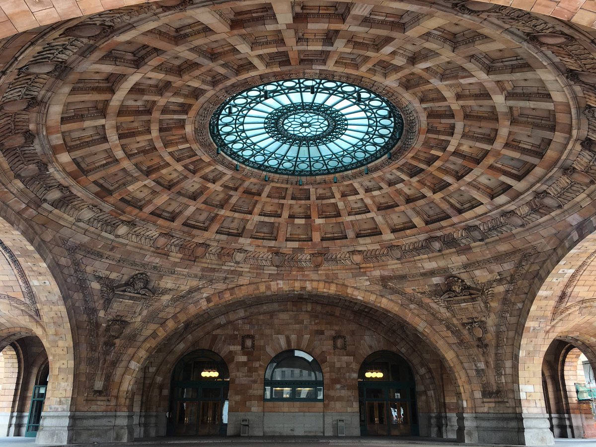 The great railway age was also marked by intensely novel ways of deploying the classical language, here the old port cochere of Pittsburgh Union Railway Station, D.H. Burnham & Company, 1903