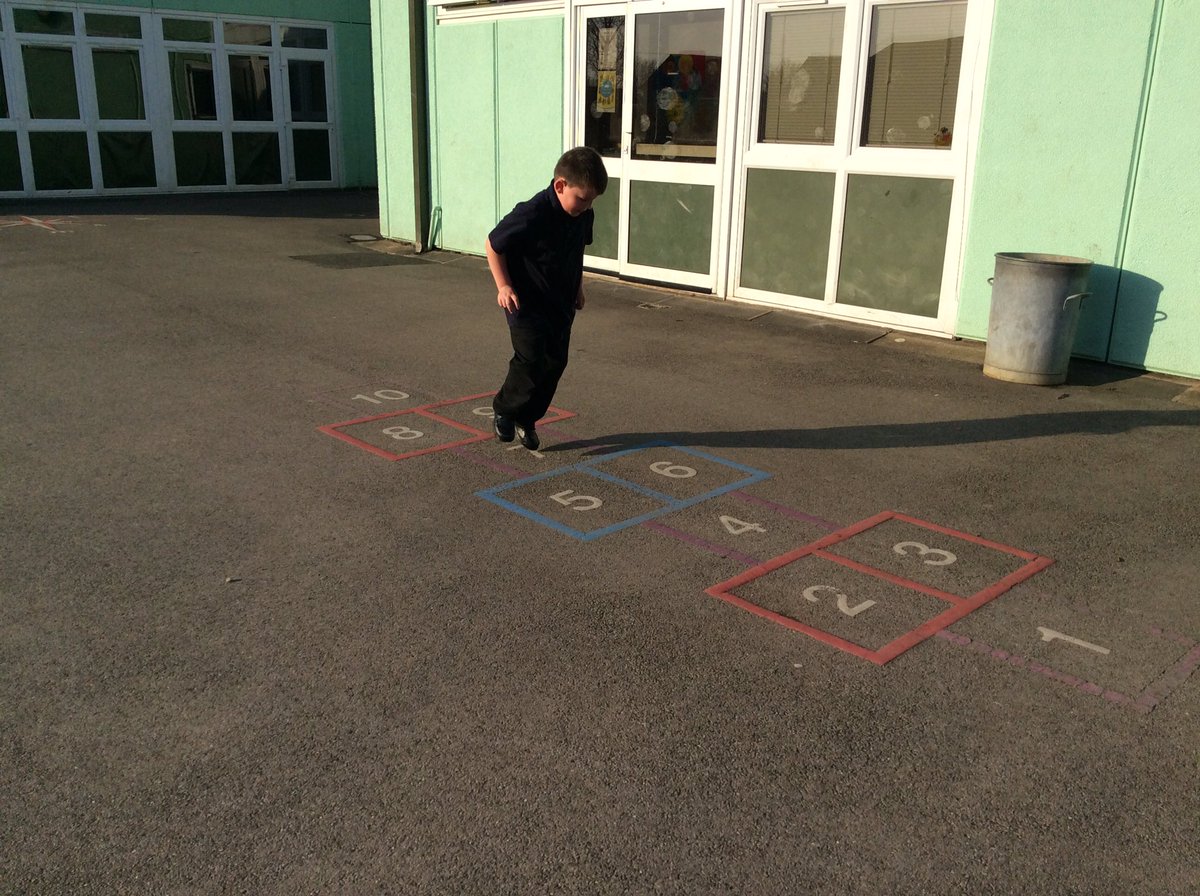 JonesMrsL's tweet photo. Enjoying a little bit of winter sunshine... L enjoyed teaching us how to Hopscotch 👍🏼😊 @MeadsteadPA🐝 @AETAcademies #pushthelimits #hopskipandajump #sunshine https://t.co/3y0CDa2L4d
