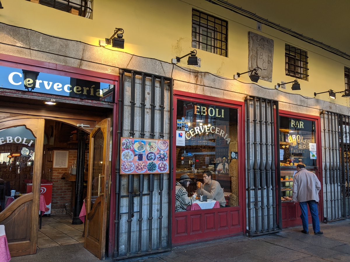 earwormopera's tweet photo. If they tell you to leave court...open a cervecería on the Plaza Mayor. https://t.co/MoOIEeZwhm