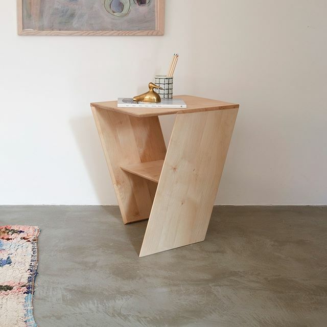 Did you know humans have been tapping maple trees for over 150 years for maple syrup? Our slant table, here shown in Maple, looks sweet from every angle (also available in savoury oak or walnut). #woodwork #lowrylondon #wood #sustainabledesign #furniture… ift.tt/2NJFfIA