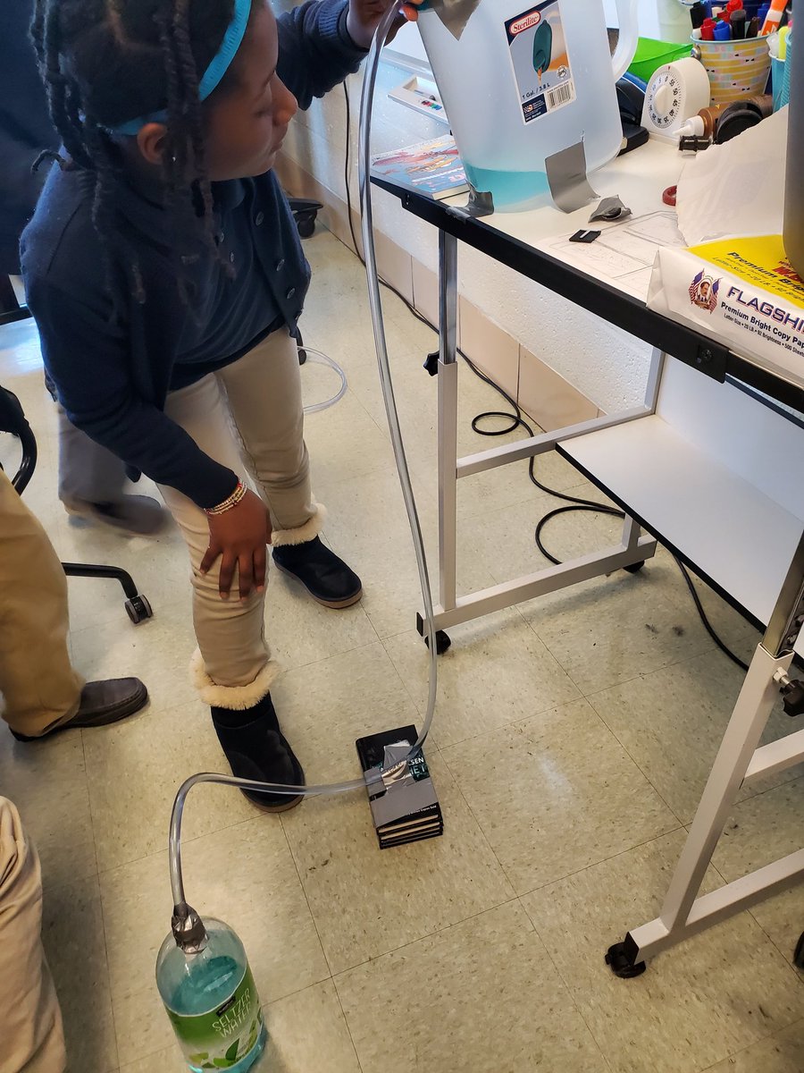 mauro_science's tweet photo. 6th Grade STEM students building aqueducts during our science and social studies block lesson! #aacpsstem #AACPSAwesome https://t.co/tr65Mfm4WA