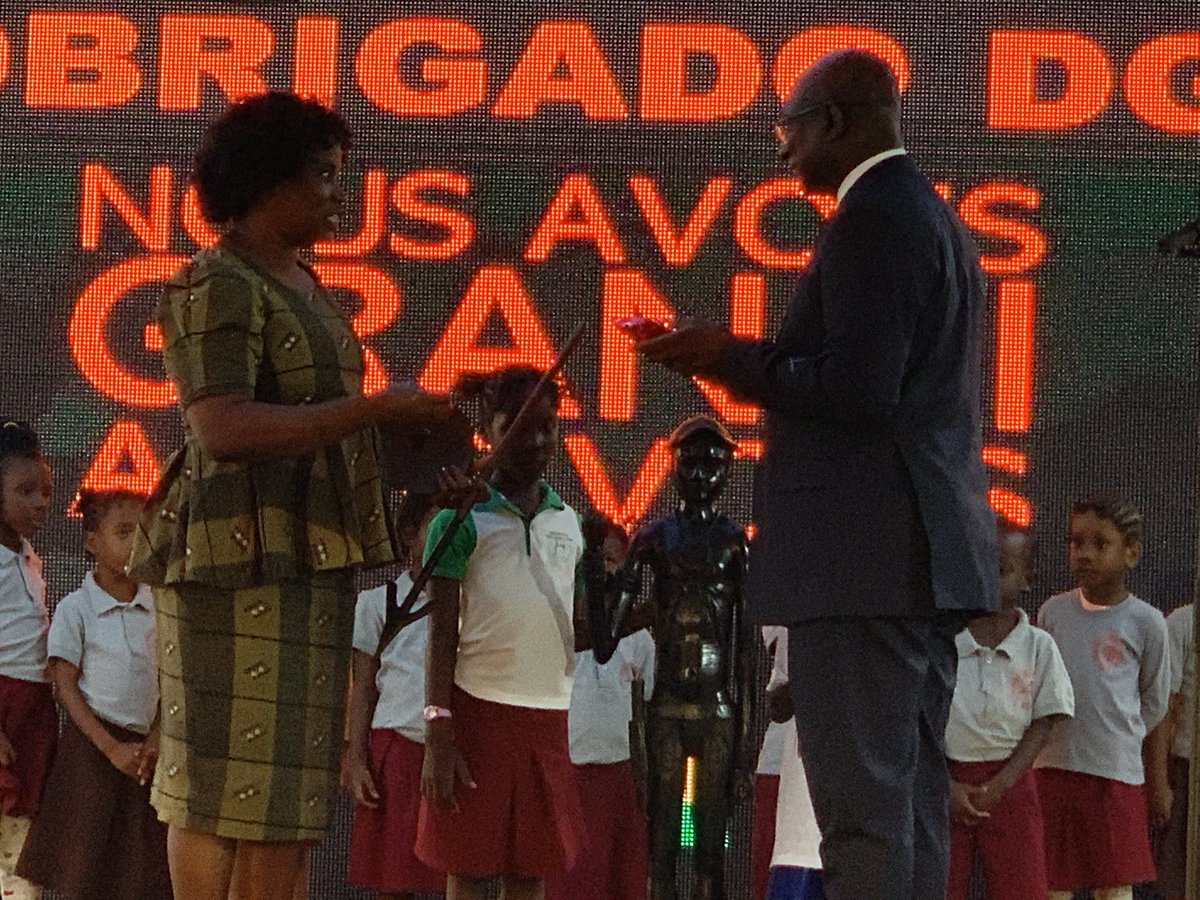 FImboque's tweet photo. Pot de départ de Seydi Ahmed Sy Sarr : 32 ans de service à la Sonatel dont 8 ans a Orange Bissau. 👏🏿👏🏿👏🏿 Bravo au DG sortant et Ben vindo au nouveau DG Brutus DIAKITE. https://t.co/sGfZ4Z3zzp