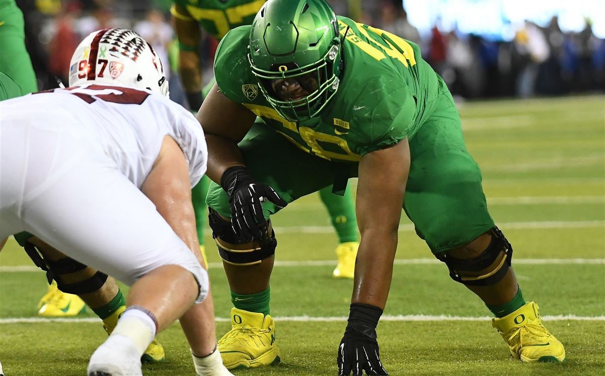 I am honored and extremely blessed to announce that I have received a offer from the University of Oregon, big thank you to Coach Rollinson, Coach Pat Dubar and Mater Dei football!! #AG2G #ScoDucks #Monarchs