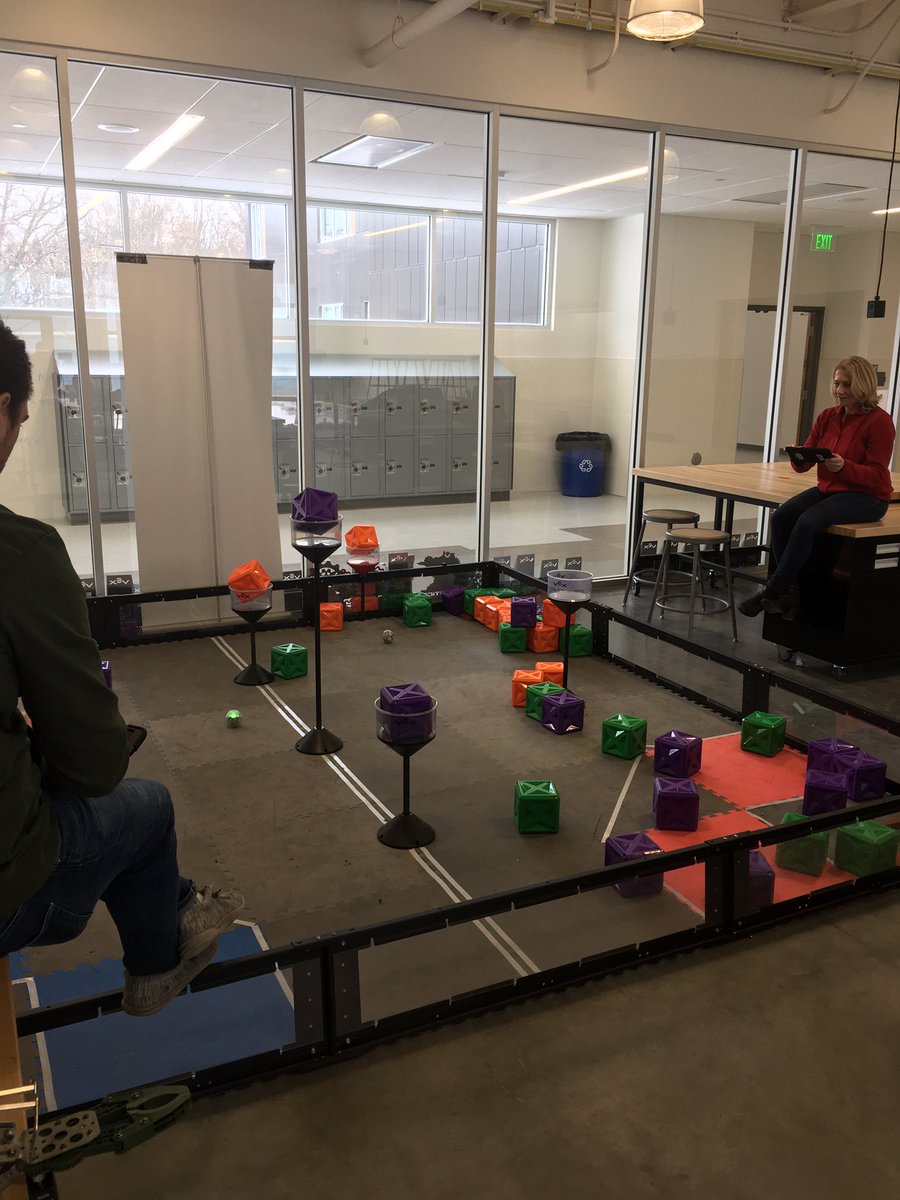 jmenth22's tweet photo. Awesome staff choice PD day @ISD742 ! The elementary robot playground was a huge hit! #stem #iam742 #mncodes #robots #PD https://t.co/1xUwUdUweG