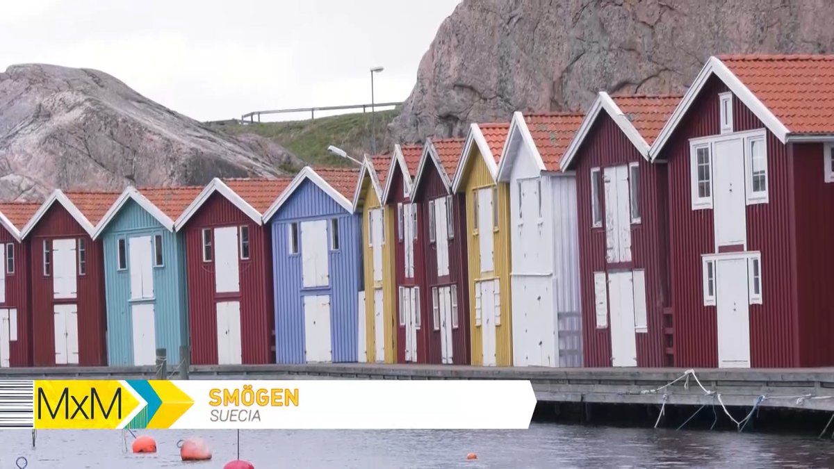 madridpormundo's tweet photo. 🎨 En #Smogen las casas son de diferente color. Los marineros celebraban como buenos #vikingos🍻, y así podían diferenciarlas para que no se equivocaran de casa. Encontramos una casa de gominolas. #Suecia🇸🇪 es el país de Europa que más consume🍬.
#MxMGotemburgo @Telemadrid https://t.co/qo4AyvtYdr