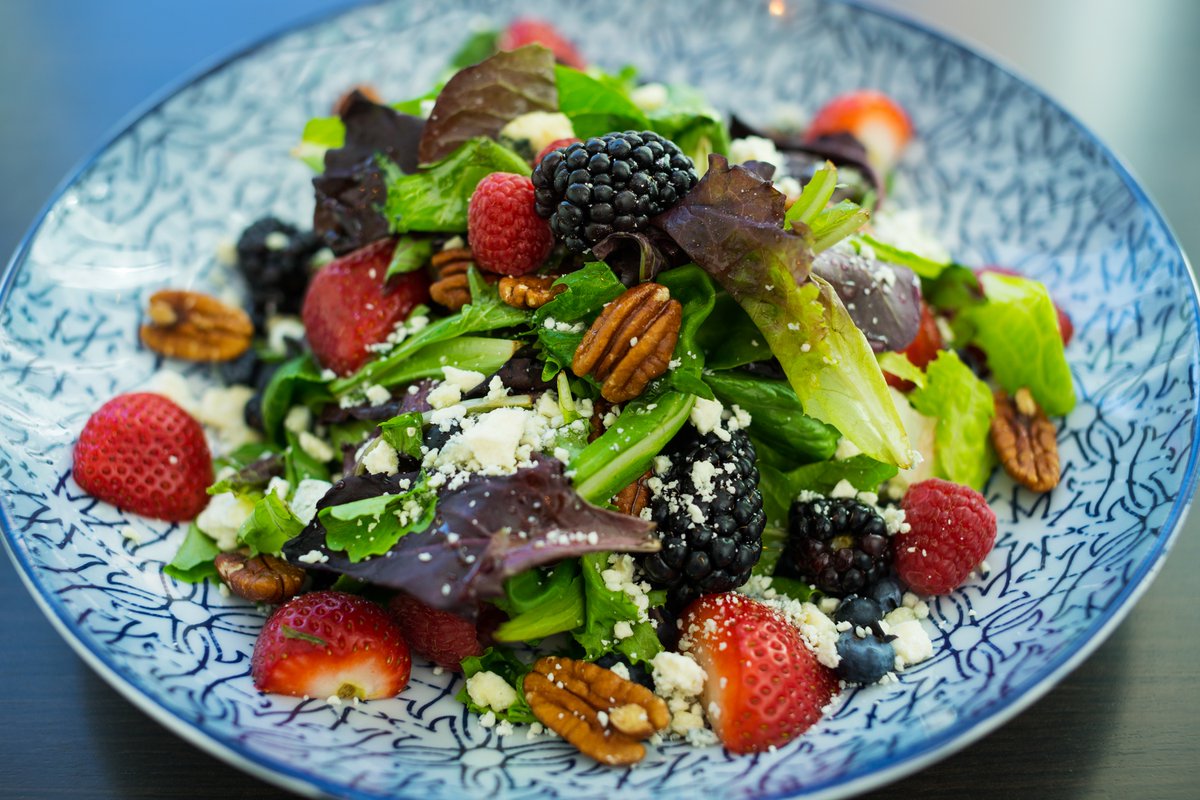 Our Wild Berry Salad is packed with seasonal berries, candied walnuts, and gorgonzola. 🥗
#salad #healthyeats #sdfoodie #diningoutsd #sdeats