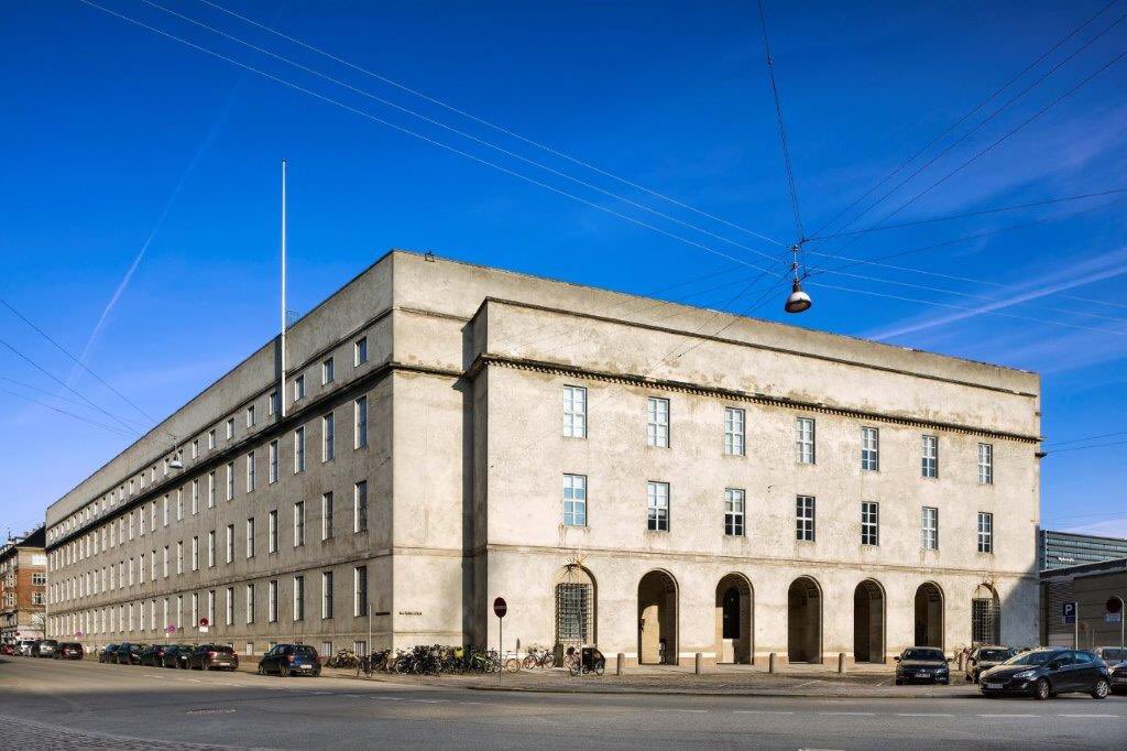 Stripped-back classicism had many regional incarnations, but the Scandinavians did it rather well too. This is the Police Headquarters, Politigården, by Hack Kampmann, in Copenhagen, 1918-22